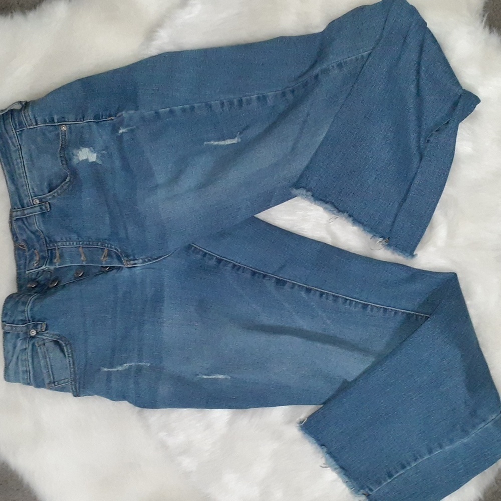 Stretchy & Styling in 4 Button Jeans by Copperflash!